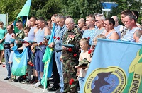 Игорь Винников поздравил служащих и ветеранов ВДВ с их праздником