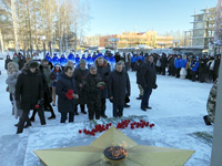 Жители Нефтеюганска Минутой молчания они почтили память ленинградцев