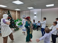 Игорь Винников передал новогодние поздравления детям своего избирательного округа