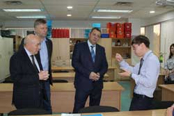 Игорь Винников посетил Югорский физико-математический лицей в Ханты-Мансийске