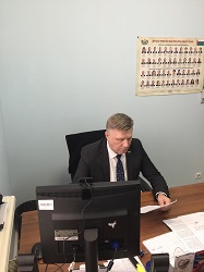 Игорь Винников работает с обращениями граждан